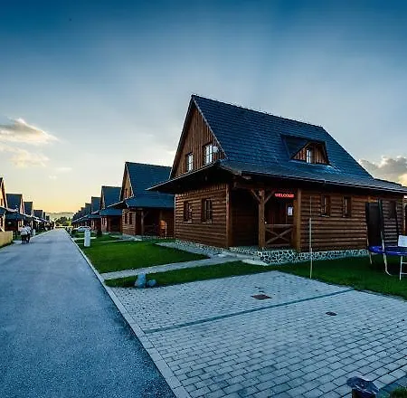 Chatyliptov-drevenice V Srdci Liptova Liptowski Tarnowiec